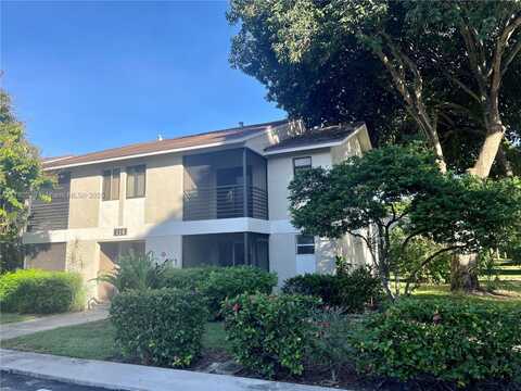 114 Gardens Dr, Pompano Beach, FL 33069