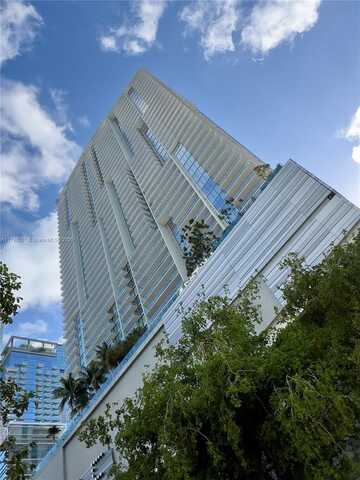 68 SE 6th St, Miami, FL 33131