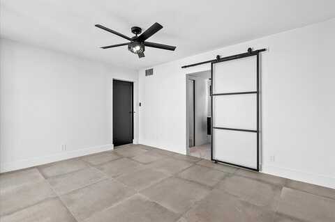 Presidential Way, West Palm Beach, FL 33401