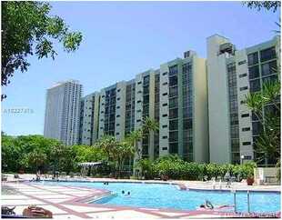 N Bay Rd, Sunny Isles Beach, FL 33160
