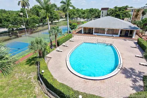 Ne 2Nd Ave, North Miami, FL 33161