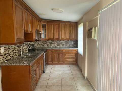 2381 SW 7th St, Miami, FL 33135