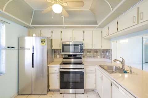 10332 Sunrise Lakes Blvd, Sunrise, FL 33322