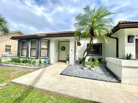 5379 NW 60th Dr, Coral Springs, FL 33067