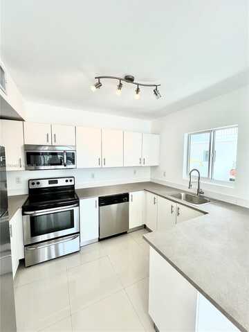 8035 Crespi Blvd, Miami Beach, FL 33141