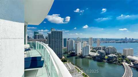 950 Brickell Bay Dr, Miami, FL 33131