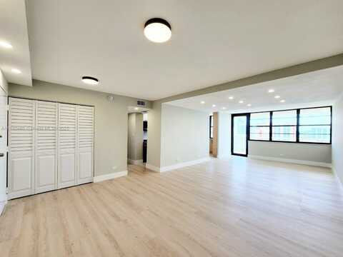 250 174th St, Sunny Isles Beach, FL 33160