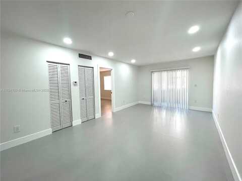 1035 W 77th St, Hialeah, FL 33014