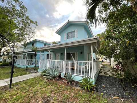 325 NW 19th Ln, Miami, FL 33136