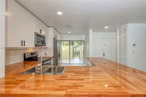 3905 Adra Ave, Doral, FL 33178