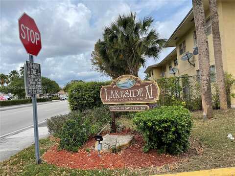 15669 SW 73rd Circle Ter, Miami, FL 33193