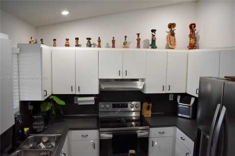 3240 W 70th St, Hialeah, FL 33018