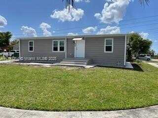 530 Heritage Cir, Pembroke Pines, FL 33029