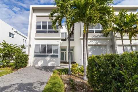 2475 NE 135th St, North Miami, FL 33181