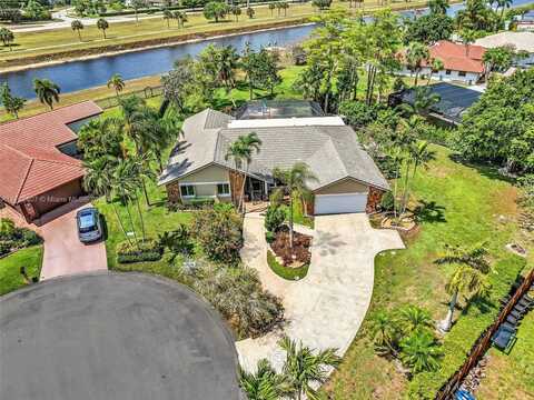 118 SW 100th Ter, Coral Springs, FL 33071