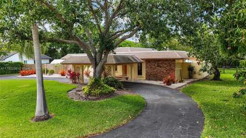 8261 SW 186th St, Cutler Bay, FL 33157