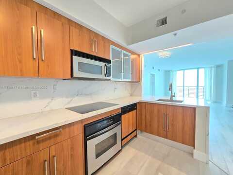335 S Biscayne Blvd, Miami, FL 33131