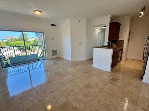 6001 SW 70th St, South Miami, FL 33143