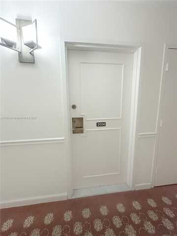 2500 Parkview Dr, Hallandale Beach, FL 33009
