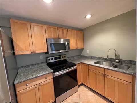 8650 SW 67th Ave, Pinecrest, FL 33156