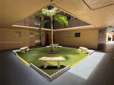 13701 Kendale Lakes Cir, Miami, FL 33183