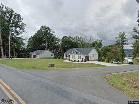 Everett View, FOREST, VA 24551