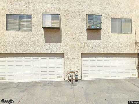 Nugget Dr, Canyon Country, CA 91387