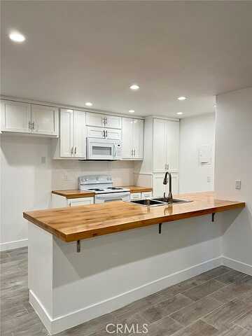 W Sunflower Avenue #8, Santa Ana, CA 92704
