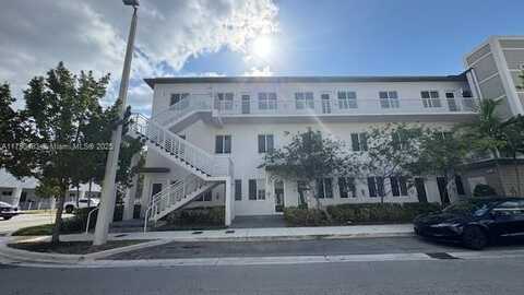 6455 NW 103rd Pl, Doral, FL 33178
