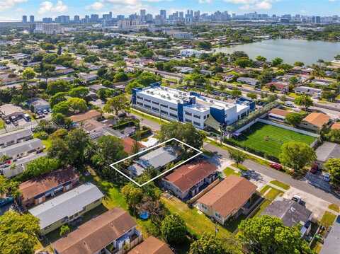 504 SW 10th St, Hallandale Beach, FL 33009