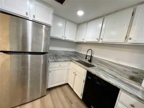 3680 Inverrary Dr, Lauderhill, FL 33319
