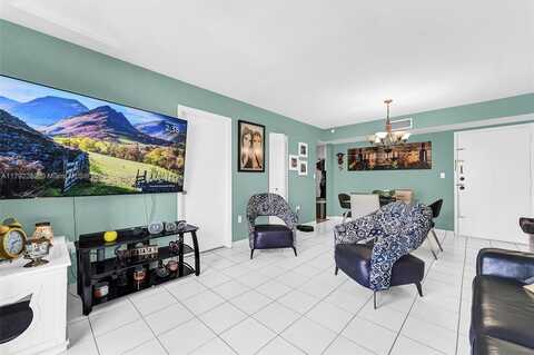 4845 NW 7th St, Miami, FL 33126