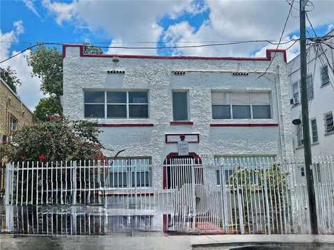 977 SW 5th St, Miami, FL 33130