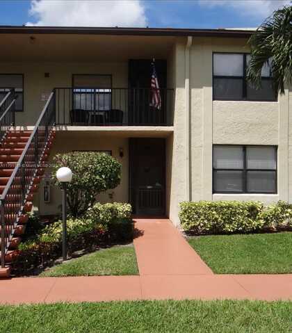 7903 Willow Spring Dr, Lake Worth, FL 33467