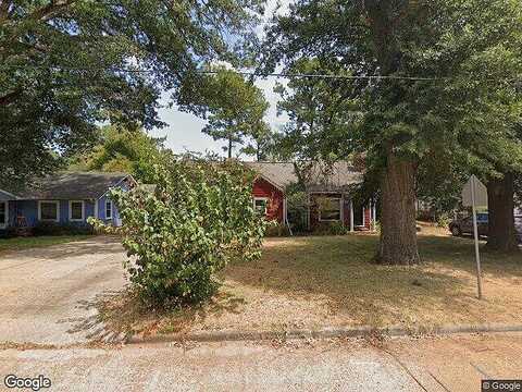 N Pecan, Nacogdoches, TX 75961