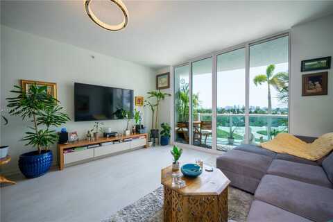 7900 Harbor Island Dr, North Bay Village, FL 33141