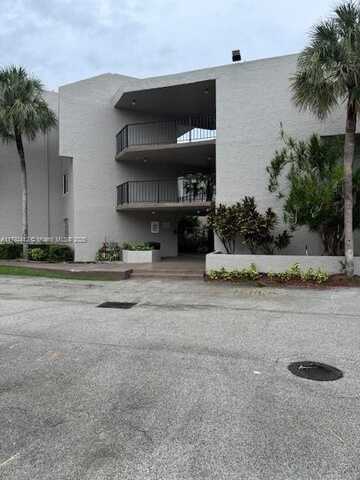 3100 Riverside Dr, Coral Springs, FL 33065