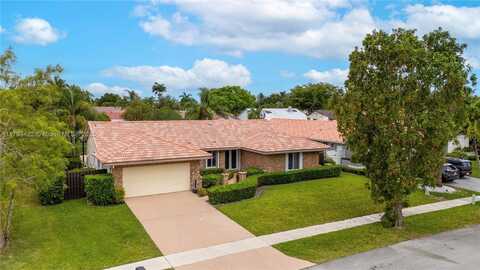 1341 NW 98th Ave, Plantation, FL 33322