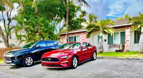 22 SE 13th Ter, Dania Beach, FL 33004