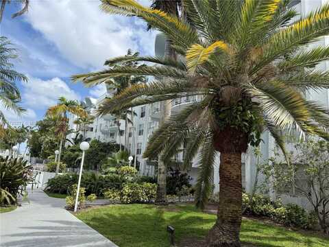 492 NW 165th St Rd, Miami, FL 33169