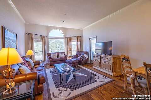 Tapatio Dr E #310, Boerne, TX 78006