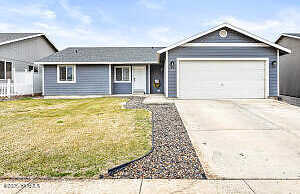 Mt Adams St, Moxee, WA 98936