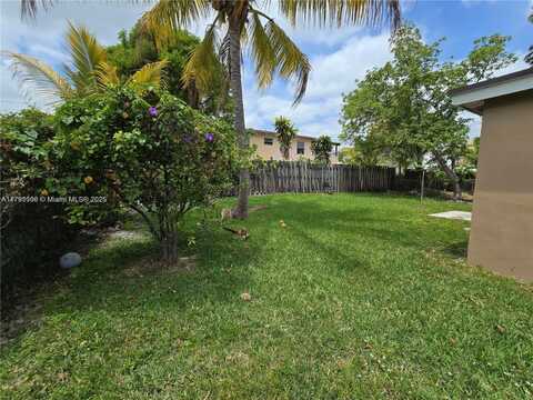 724 SW 7th Ter, Hallandale Beach, FL 33009
