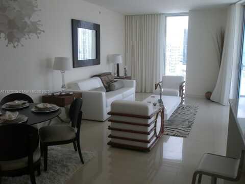 185 SW 7th St, Miami, FL 33130