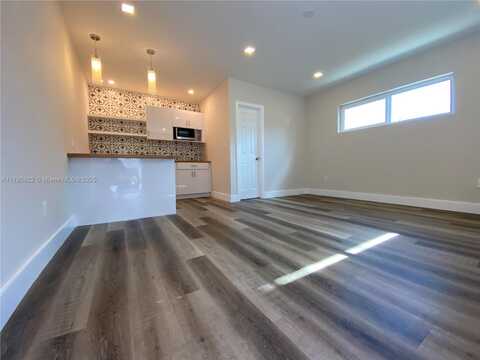 1170 NW 58th St, Miami, FL 33127
