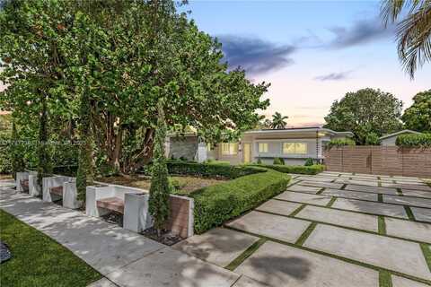 2111 Alamanda Dr, North Miami, FL 33181