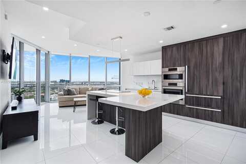 851 NE 1st Ave, Miami, FL 33132