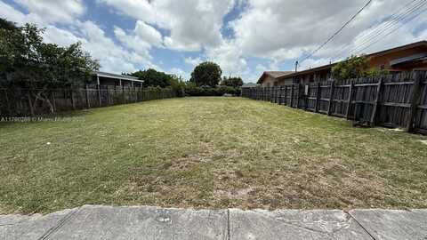 3046 NW 27th St, Miami, FL 33142