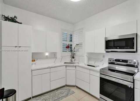15533 N Miami Lakeway N, Miami Lakes, FL 33014