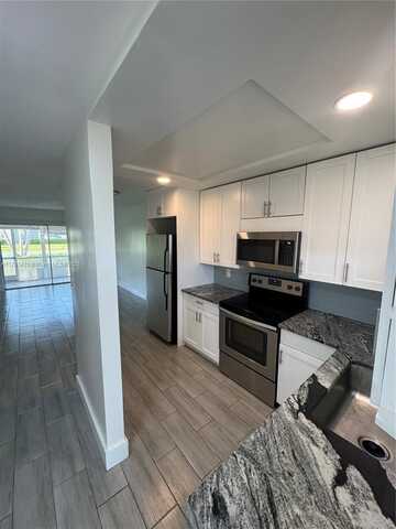 9851 Sandalfoot Blvd, Boca Raton, FL 33428